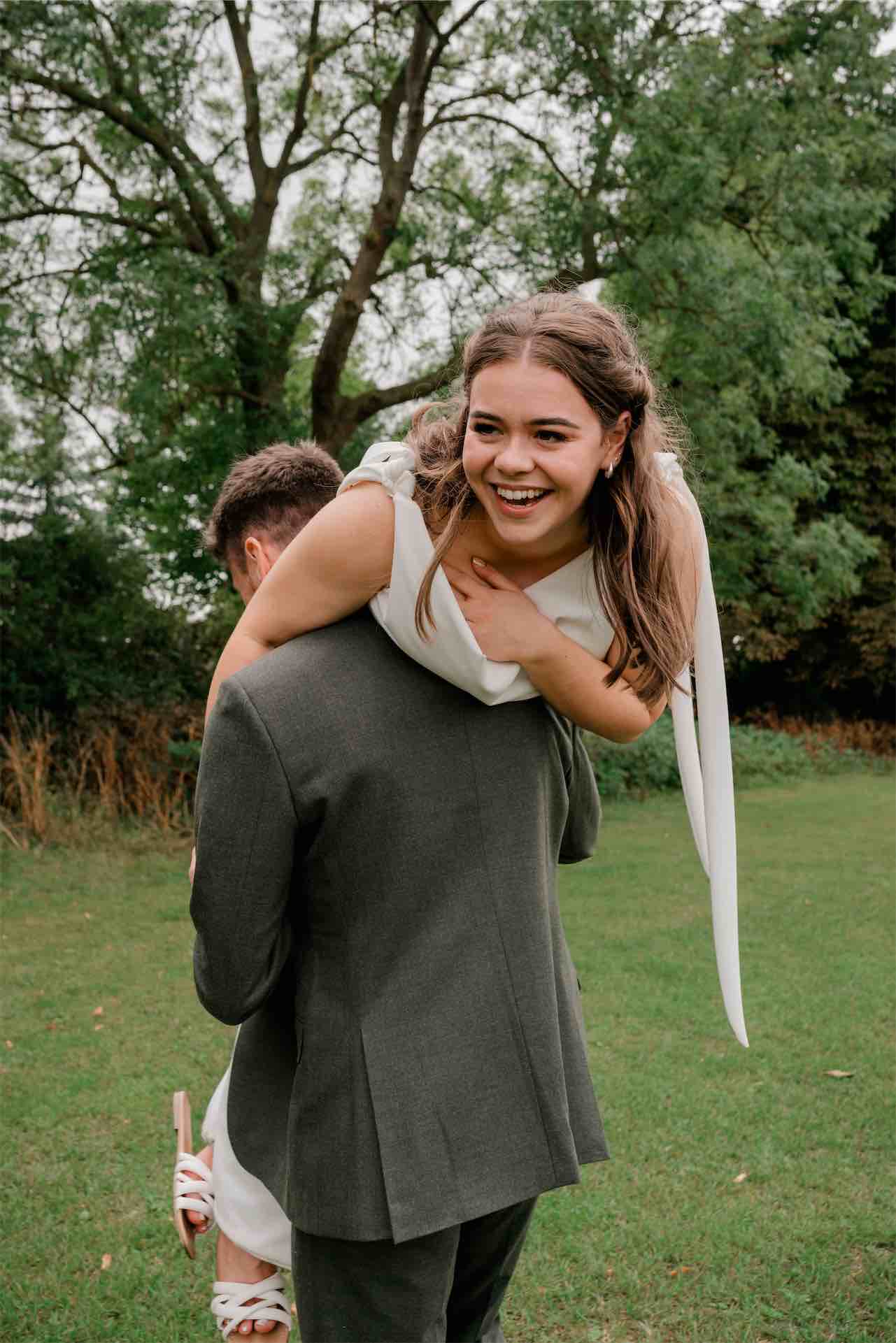 Lucy and Alex - Sneak Peaks-12